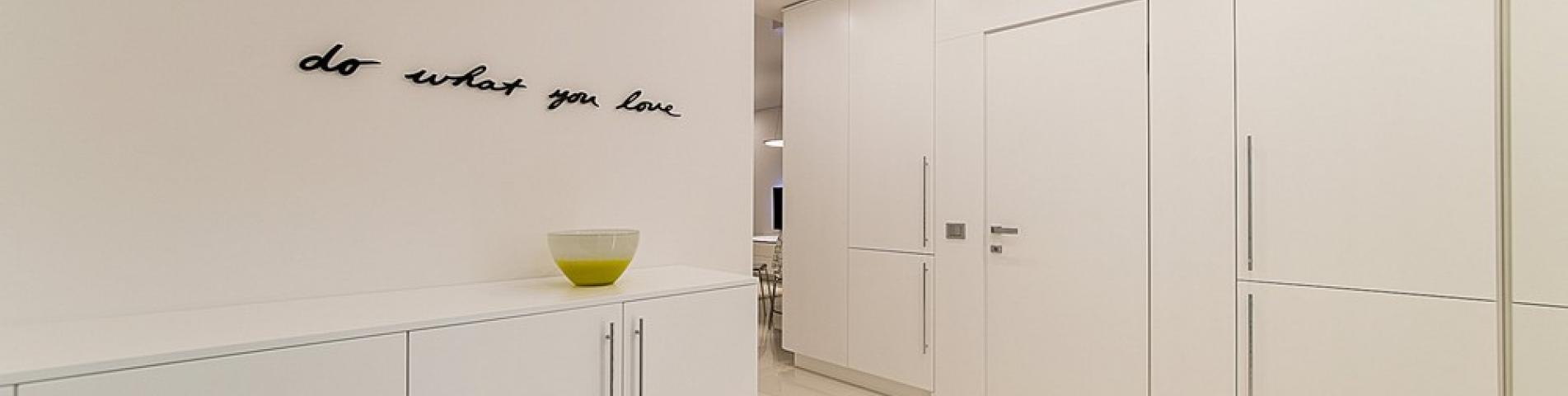 דלתות פנים משקוף סמוי