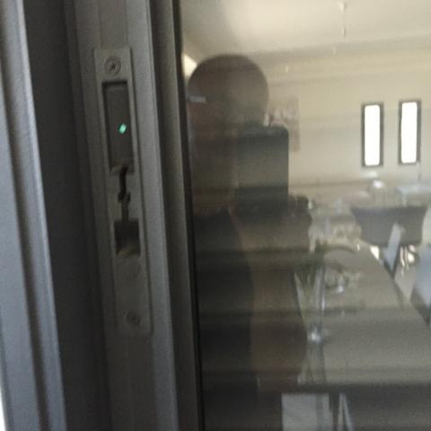 דלתות אלומיניום