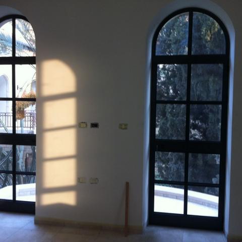 דלתות אלומיניום