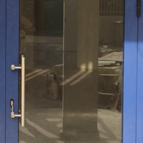 דלתות אלומיניום