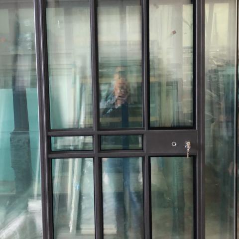 דלתות אלומיניום