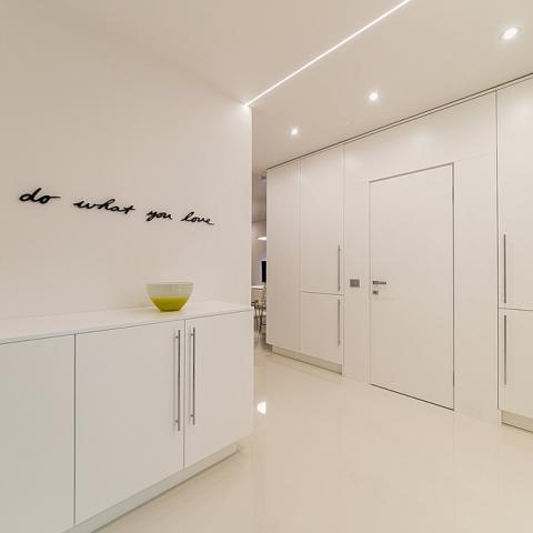 דלתות פנים משקוף סמוי